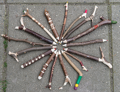 QUICK & EASY WHITTLING FOR KIDS: 18 Projects to Make with Twigs & Found Wood  